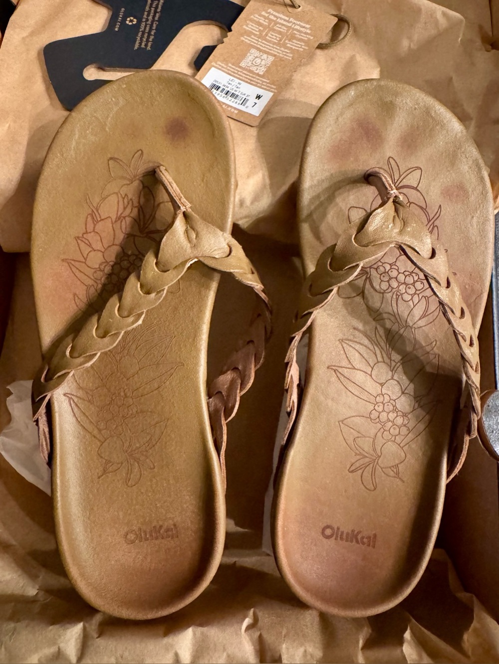 OluKai Lei flip flops - Picture 3 of 10